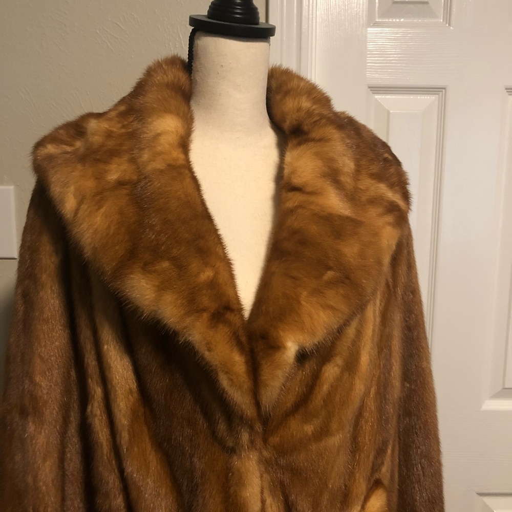 Amber fur coat - Picture 5 of 8